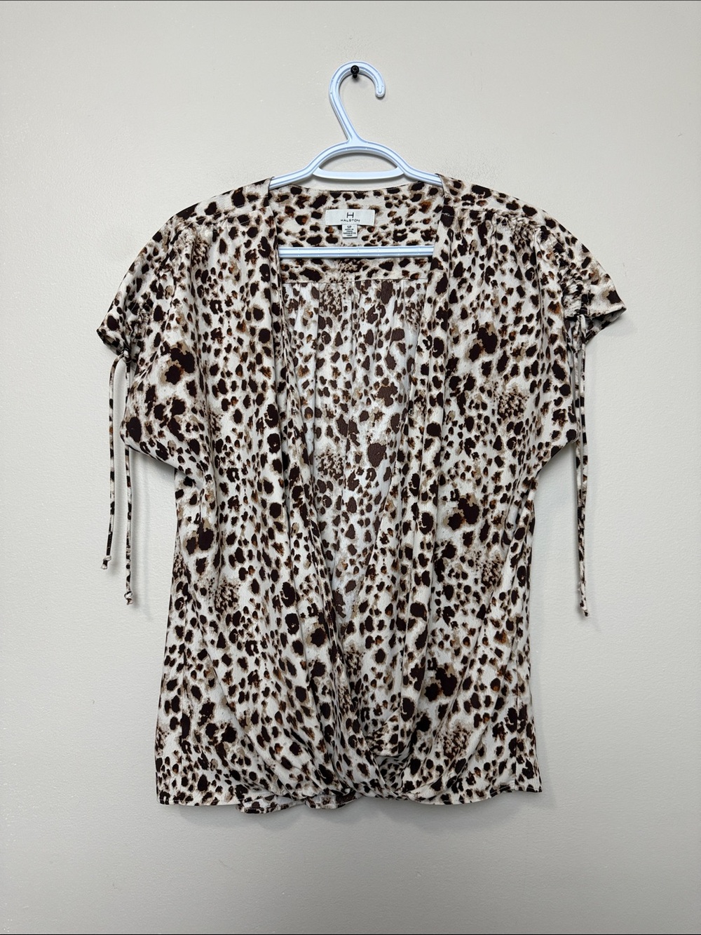 Halston Heritage Leopard-Print Short Sleeve Wrap Top - Brown & White size S
